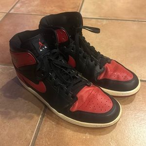Air Jordan 1 Mid “Bred” (Used)